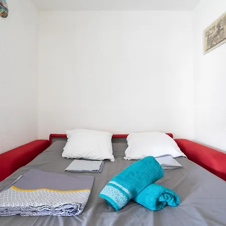 4 Personnes Proche * Saint-Cyprien (Pyrenees-Orientales)